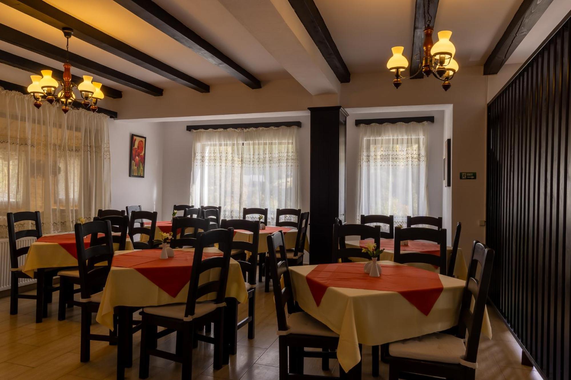 Poiana Soarelui Bed & Breakfast Moeciu De Sus Ngoại thất bức ảnh